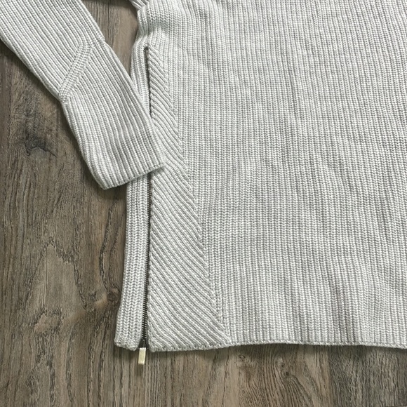 CAbi Women’s Grey Deep V Sweater with Zippered sides, style 3531, size XS - Picture 13 of 13